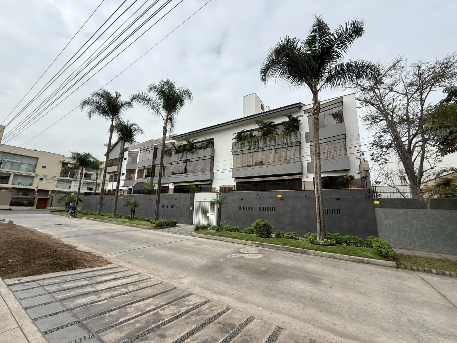 Edificio Velasco Astete, Surco, Lima — cliente Doorman